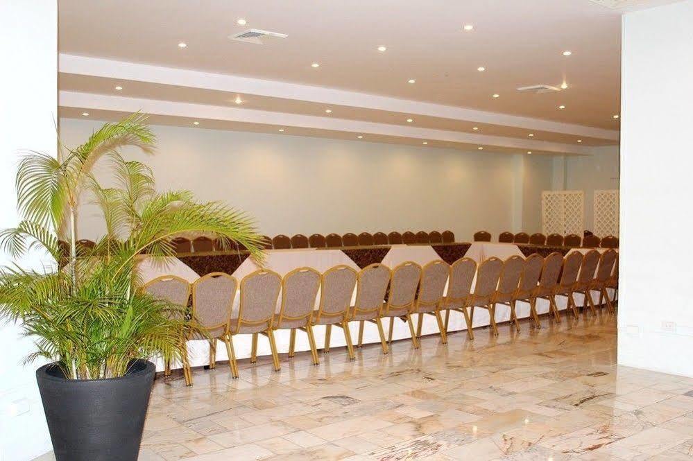 Torres De Alba Hotel & Suites ปานามาซิตี้ ภายนอก รูปภาพ
